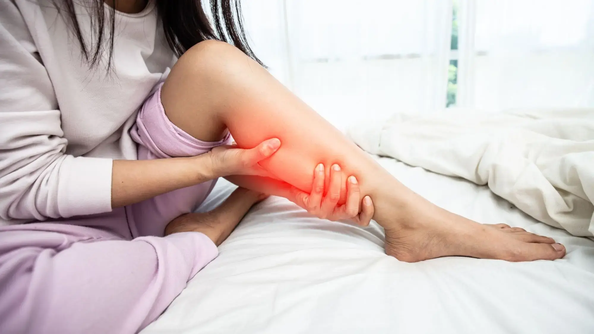 Voici pourquoi vous avez des crampes dans les jambes la nuit et comment résoudre ce problème